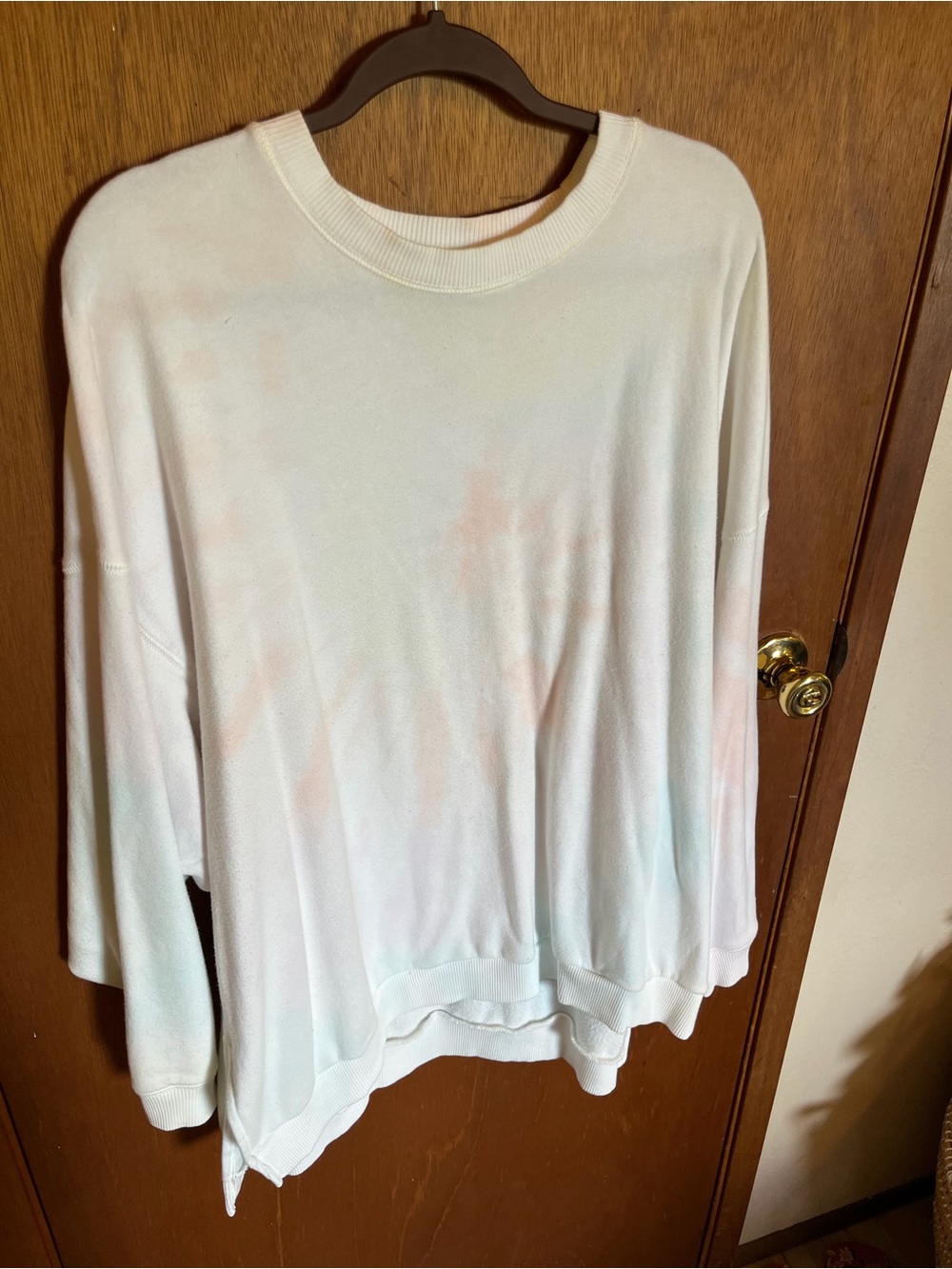 American Eagle Outfitters White Crewneck Sweatshirt